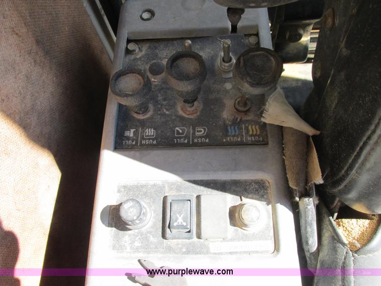 image for item E7406 1995 Kobelco SK400LC Mark IV excavator