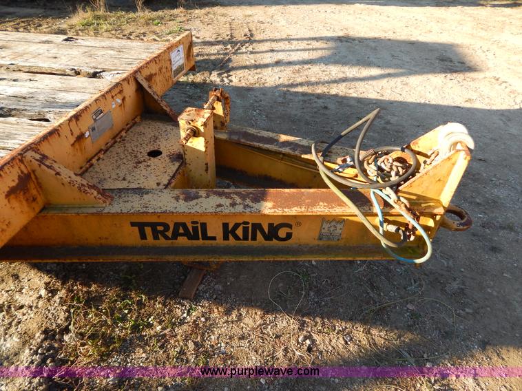image for item E7410 2000 Trail King TK40LP-2500 equipment trailer