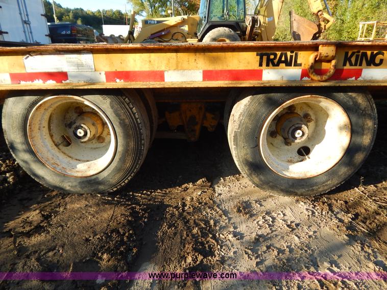 image for item E7410 2000 Trail King TK40LP-2500 equipment trailer