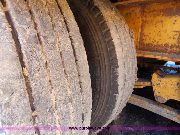 image for item E7410 2000 Trail King TK40LP-2500 equipment trailer