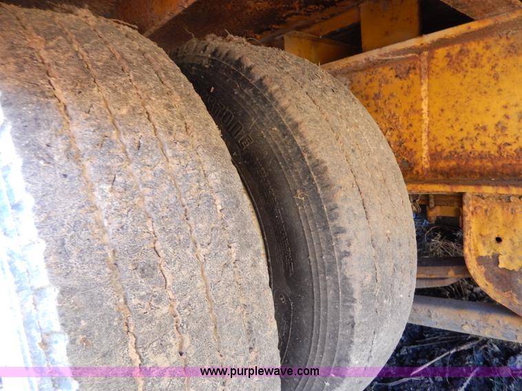 image for item E7410 2000 Trail King TK40LP-2500 equipment trailer