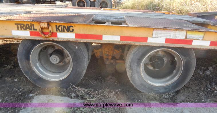 image for item E7410 2000 Trail King TK40LP-2500 equipment trailer
