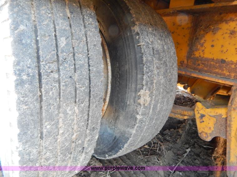 image for item E7410 2000 Trail King TK40LP-2500 equipment trailer