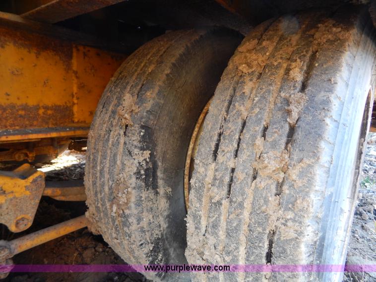 image for item E7410 2000 Trail King TK40LP-2500 equipment trailer