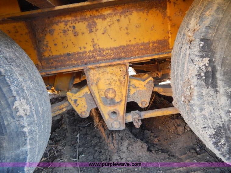 image for item E7410 2000 Trail King TK40LP-2500 equipment trailer