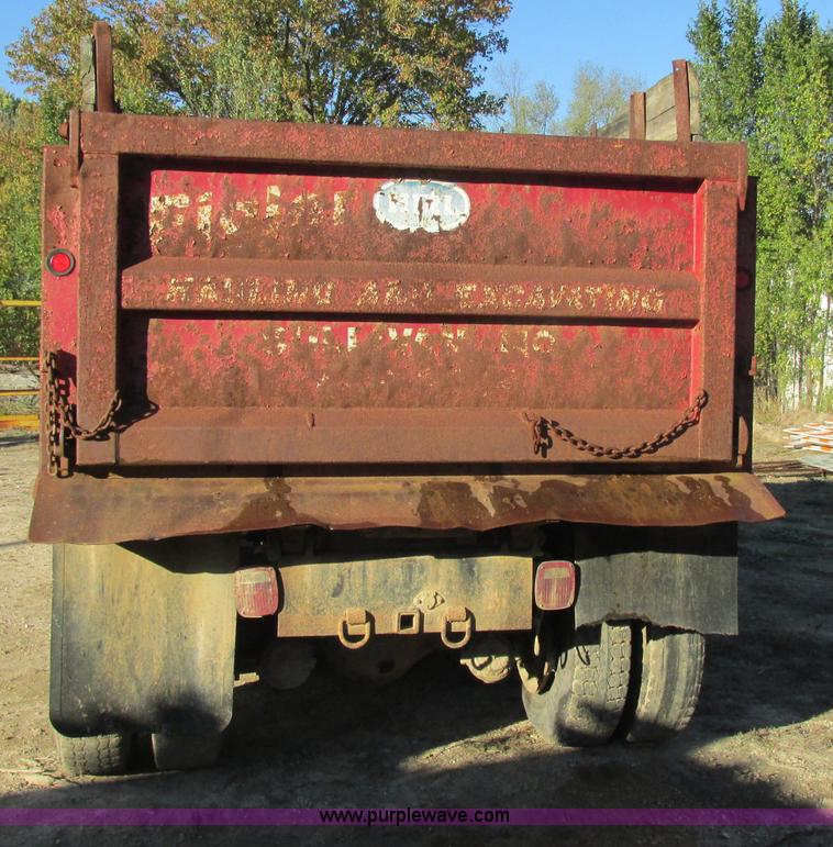 image for item E7411 1985 Ford LTL9000 dump truck