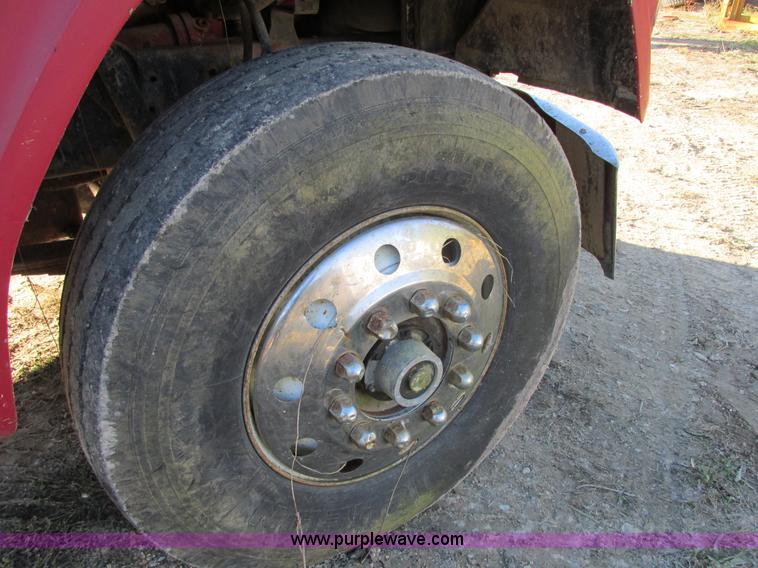 image for item E7411 1985 Ford LTL9000 dump truck