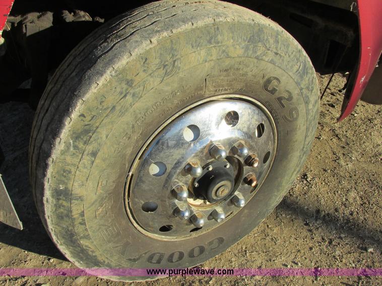 image for item E7411 1985 Ford LTL9000 dump truck