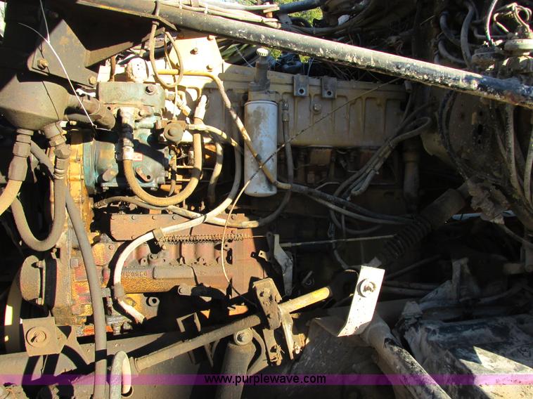 image for item E7411 1985 Ford LTL9000 dump truck