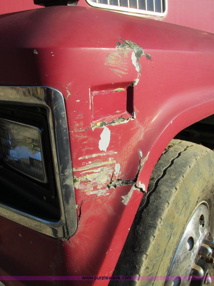 image for item E7411 1985 Ford LTL9000 dump truck