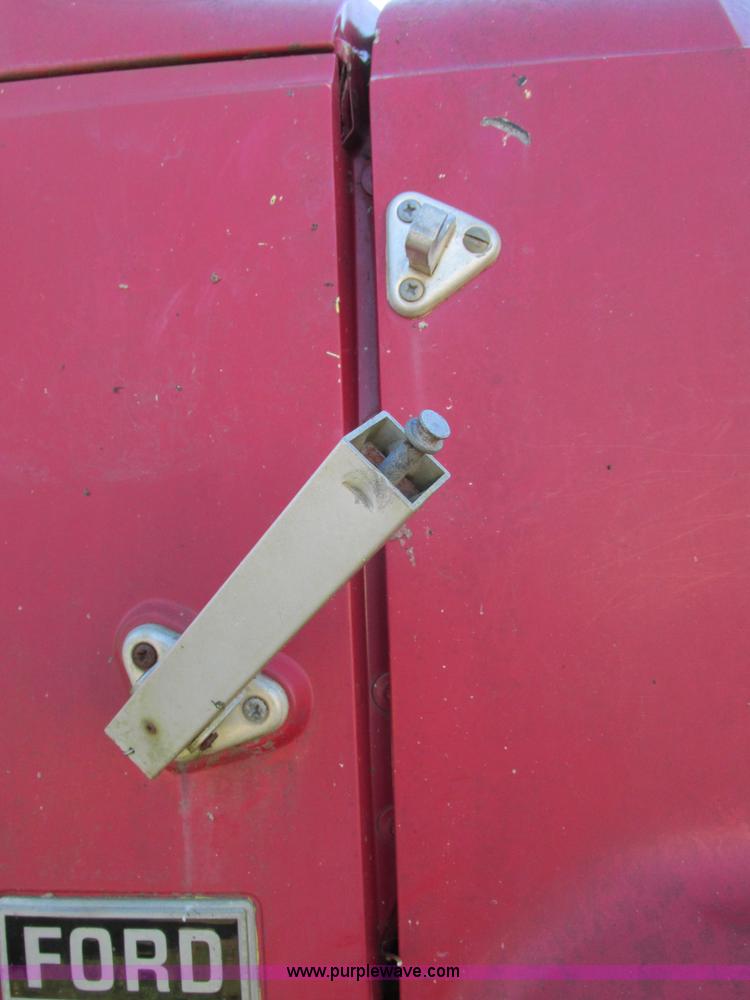 image for item E7411 1985 Ford LTL9000 dump truck