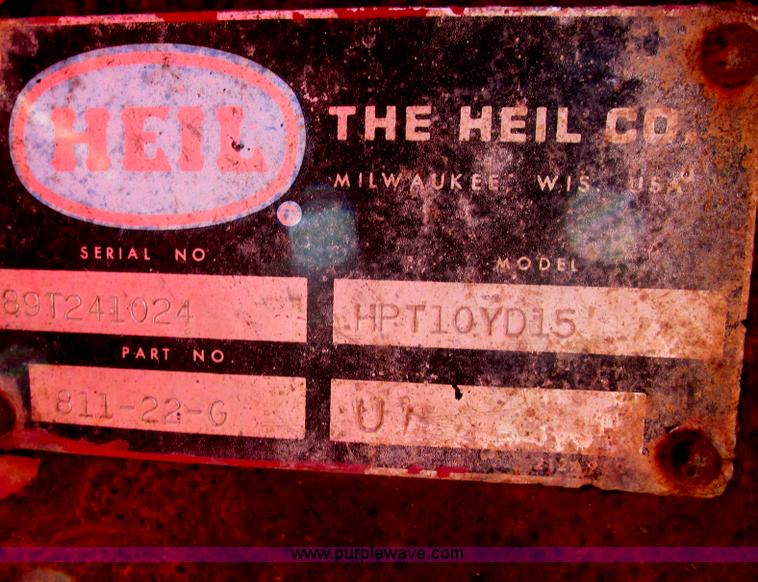 image for item E7411 1985 Ford LTL9000 dump truck