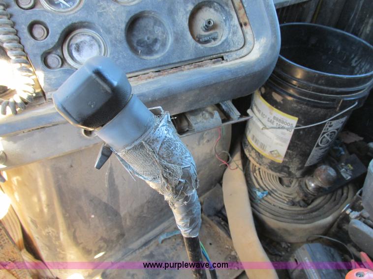 image for item E7411 1985 Ford LTL9000 dump truck