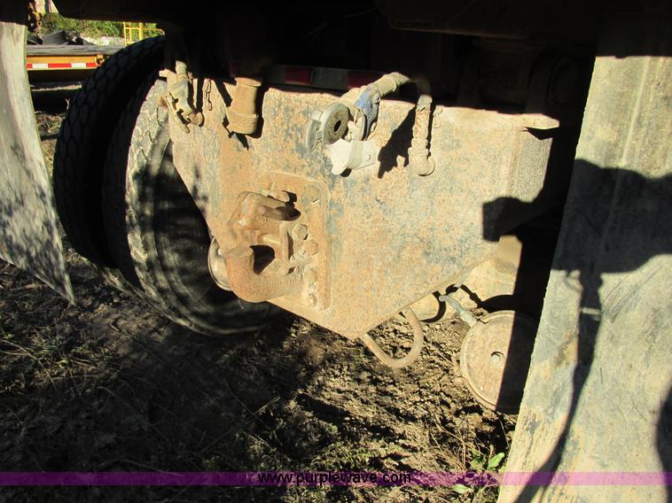 image for item E7412 1988 Ford L9000 dump truck