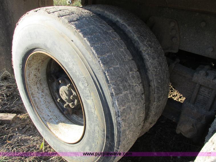 image for item E7412 1988 Ford L9000 dump truck