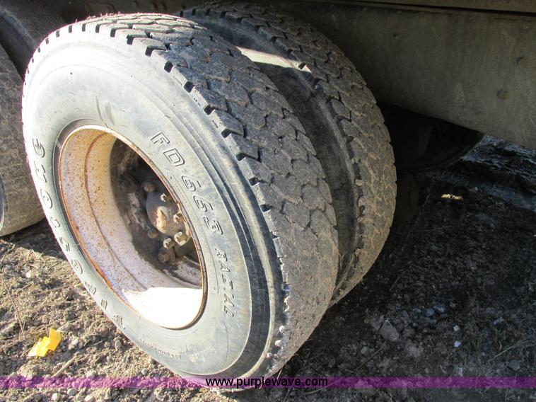 image for item E7412 1988 Ford L9000 dump truck