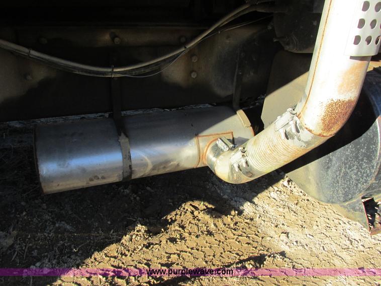 image for item E7412 1988 Ford L9000 dump truck