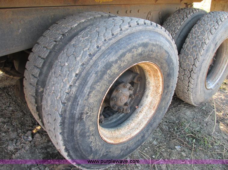 image for item E7412 1988 Ford L9000 dump truck