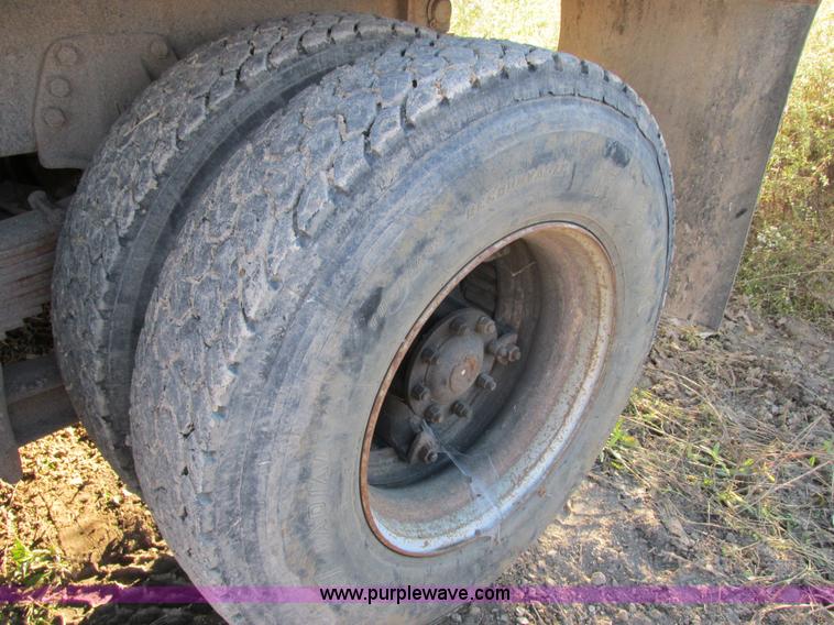 image for item E7412 1988 Ford L9000 dump truck