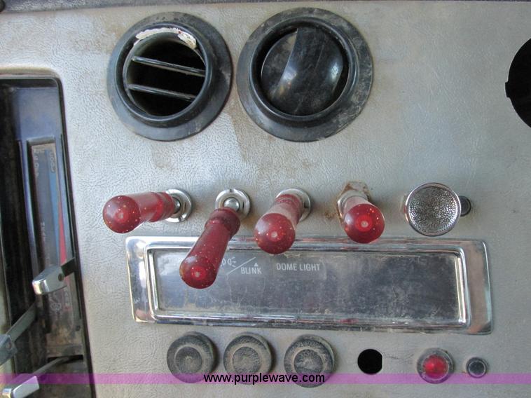 image for item E7412 1988 Ford L9000 dump truck