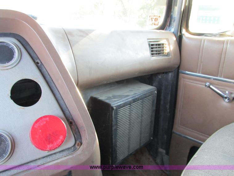 image for item E7412 1988 Ford L9000 dump truck