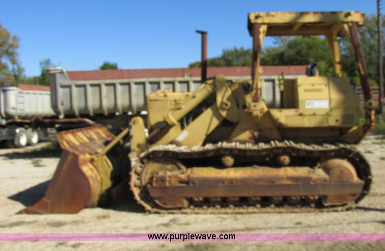 image for item E7419 1978 Caterpillar 977L track loader