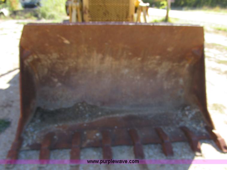 image for item E7419 1978 Caterpillar 977L track loader