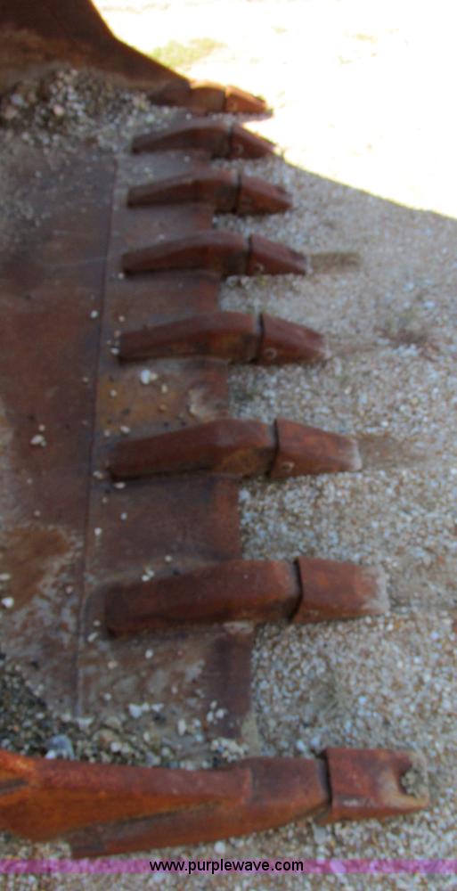 image for item E7419 1978 Caterpillar 977L track loader