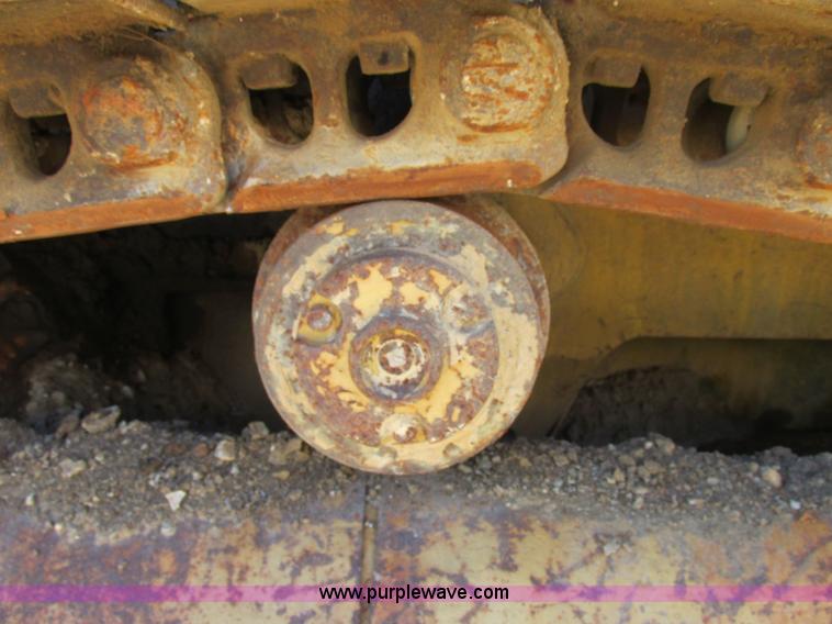 image for item E7419 1978 Caterpillar 977L track loader