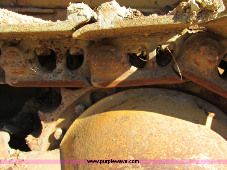 image for item E7419 1978 Caterpillar 977L track loader