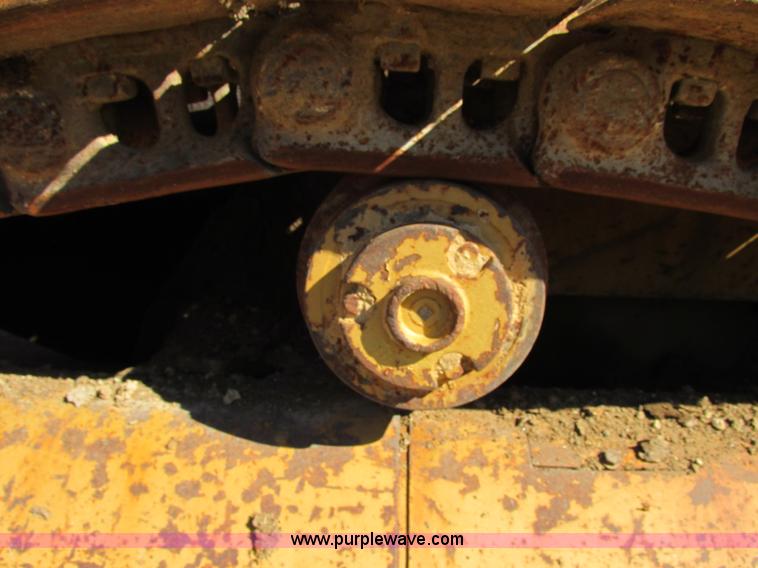 image for item E7419 1978 Caterpillar 977L track loader