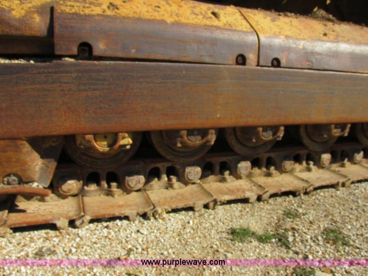 image for item E7419 1978 Caterpillar 977L track loader