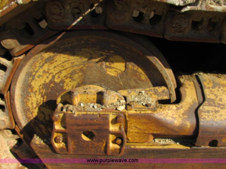 image for item E7419 1978 Caterpillar 977L track loader