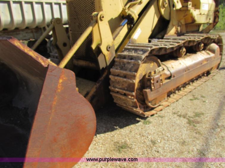 image for item E7419 1978 Caterpillar 977L track loader