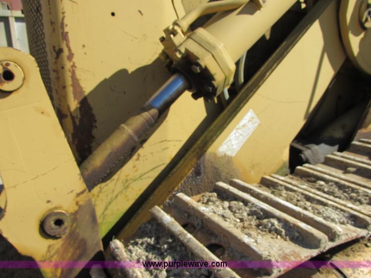 image for item E7419 1978 Caterpillar 977L track loader