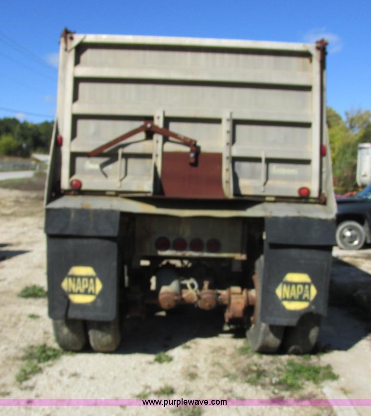 image for item E7420 1966 Fruehauf aluminum dump trailer