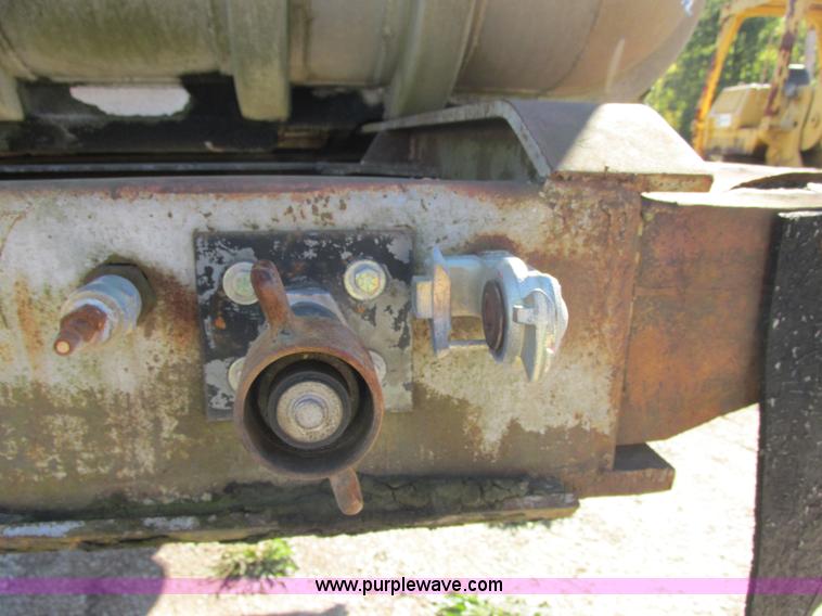 image for item E7420 1966 Fruehauf aluminum dump trailer