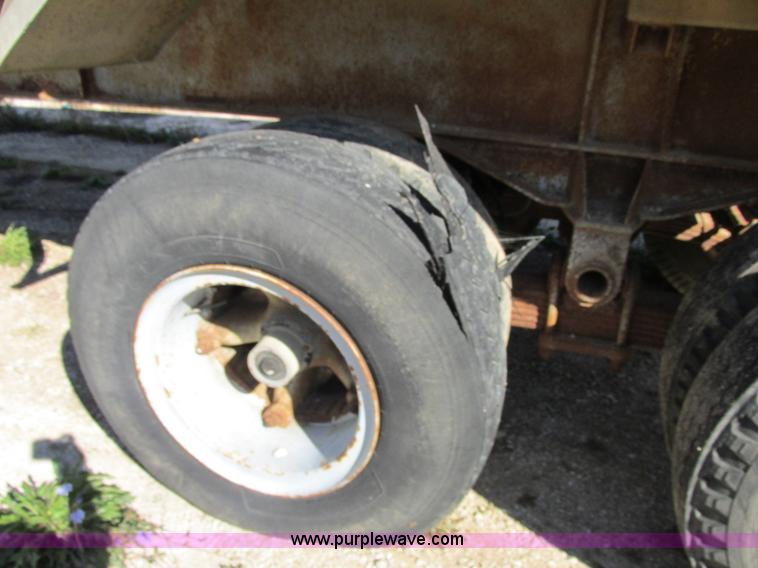 image for item E7420 1966 Fruehauf aluminum dump trailer