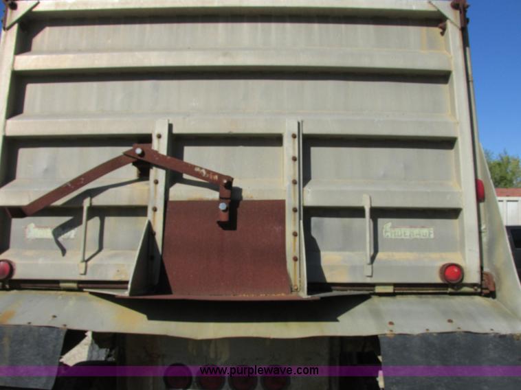 image for item E7420 1966 Fruehauf aluminum dump trailer