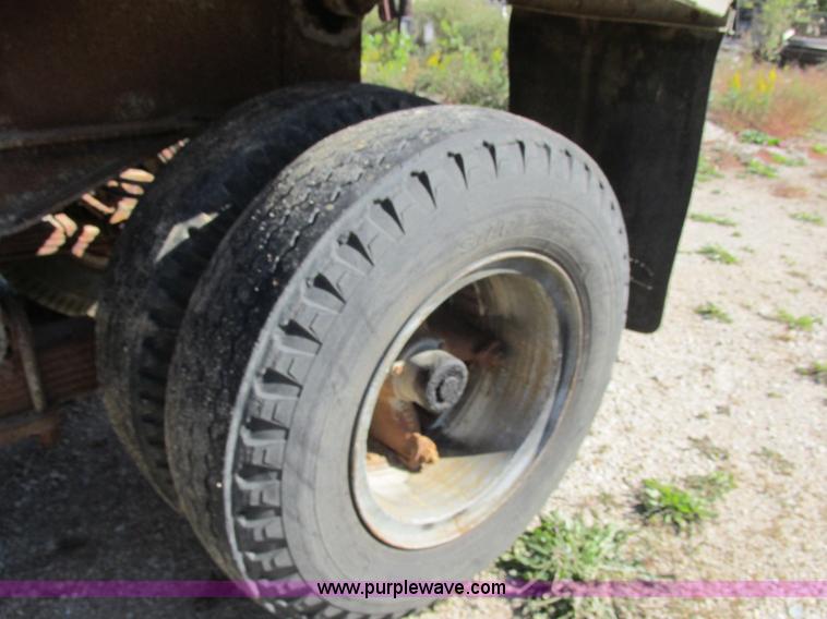 image for item E7420 1966 Fruehauf aluminum dump trailer