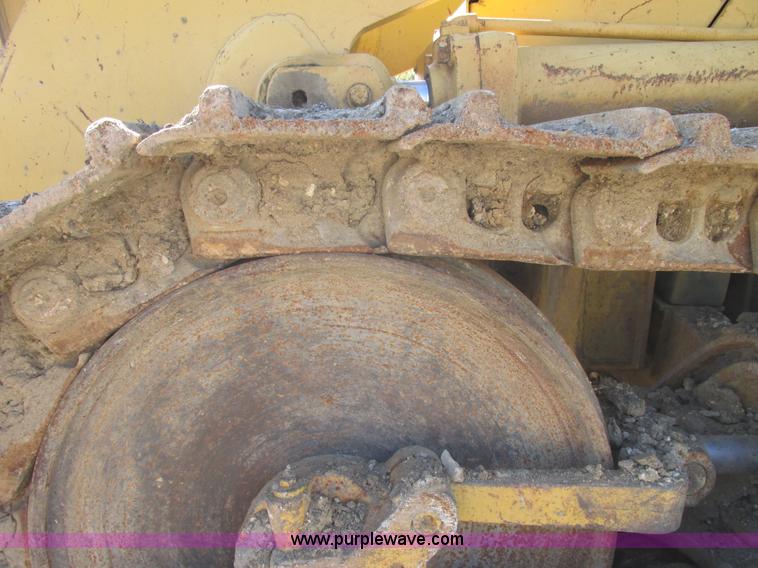 image for item E7429 Caterpillar 963 track loader