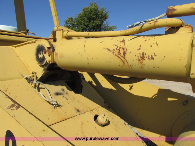 image for item E7429 Caterpillar 963 track loader