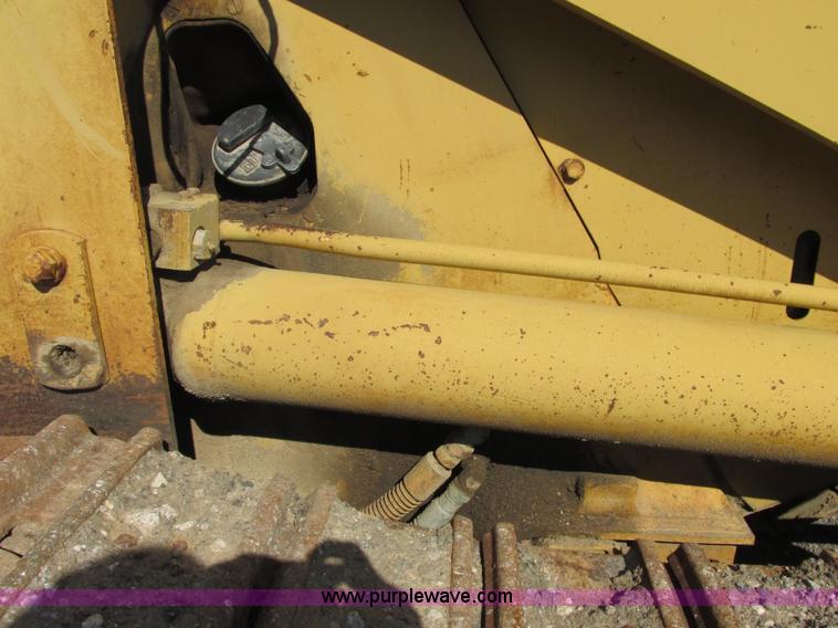 image for item E7429 Caterpillar 963 track loader