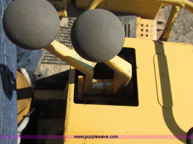 image for item E7429 Caterpillar 963 track loader