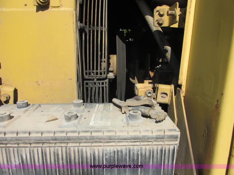 image for item E7429 Caterpillar 963 track loader