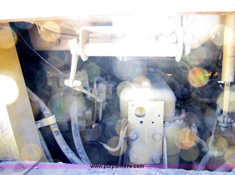 image for item E7429 Caterpillar 963 track loader