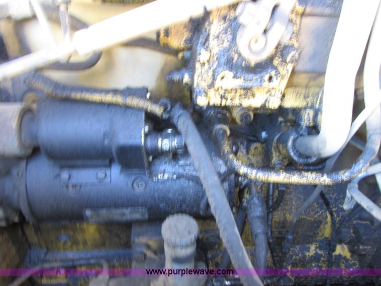 image for item E7429 Caterpillar 963 track loader