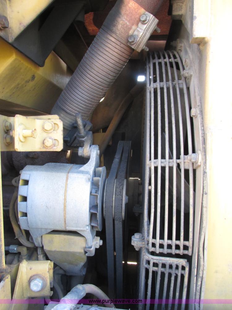 image for item E7429 Caterpillar 963 track loader