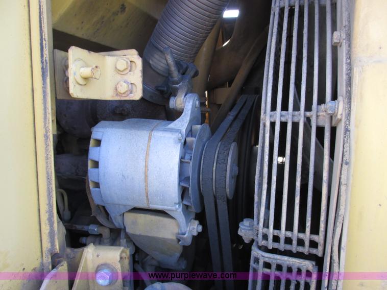 image for item E7429 Caterpillar 963 track loader