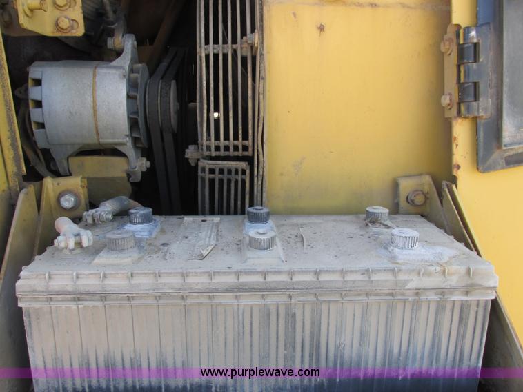 image for item E7429 Caterpillar 963 track loader